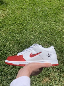 nike supreme rojas