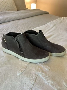 Ecco Soft 7 Mid Women's Size EU 36 US 5 Gray Nubuck Zip Bootie Side Zip Sneaker - Picture 1 of 7