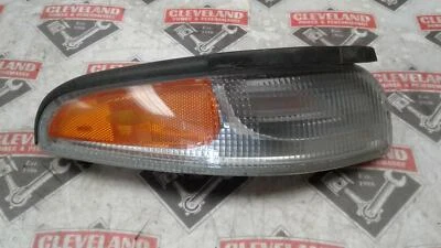 Lâmpada dianteira direita fabricante de equipamento original Chevrolet C5 Corvette 1997-2004 - Imagem 1 de 4