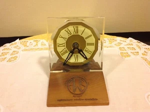Vintage 60's WALNUT & Chunk LUCITE Desk Top CLOCK Mid Century Danish Modern - Picture 1 of 3