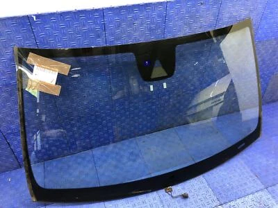 2015-2018 MERCEDED CLS 63S *LOCAL PICKUP* C218 FRONT WINDSHIELD W/LANE ASSIST - Image 1 of 4