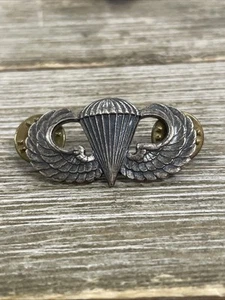 USMC Airborne Parachutist Paratrooper G.I. Jump Wings Insignia Pin - Picture 1 of 4
