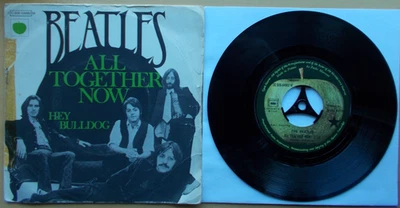 BEATLES All Together Now★Hey Bulldog★Apple Records 2C006-04 982 - France Press - Bild 1 von 4