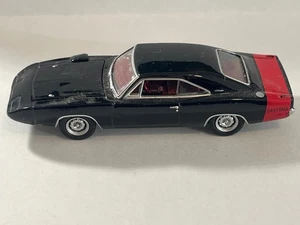 Johnny Lightning 1/64 Gold Series 1969 Dodge Daytona Black & Red Rubber Tires L5 - Picture 1 of 2