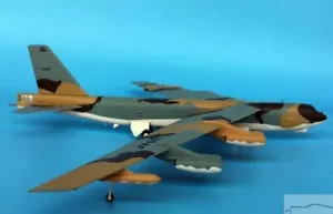 Herpa Wings EE. UU. B-52G B52 Largo Alcance 59-2584 1/200 Diecast Avión Modelo - Imagen 1 de 12