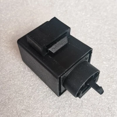 Turn Signal Relay For Honda RVT1000R RC51 00-01 VTX1300S 2003 VTX1800C/R/S 02-04 - Imagem 1 de 4