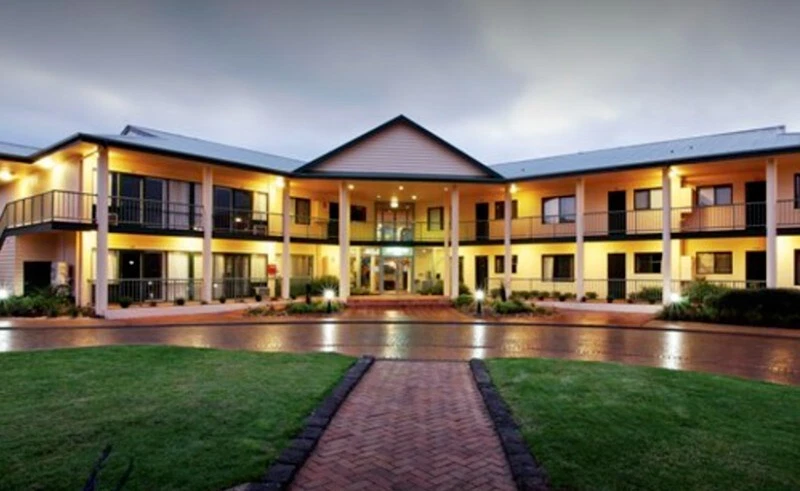 Easter holiday accommodation Nepean Country Club Rosebud 2 Bedroom Sleep 6 - image 1 of 4