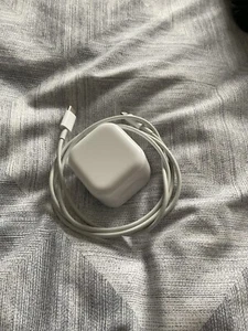 Genuine Apple 20W Charger Adapter - Zdjęcie 1 z 3