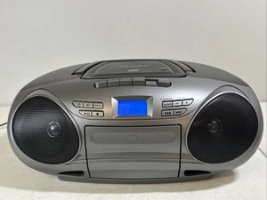 Insignia CD Kassette Band grau/schwarz Ghettoblaster mit AM/FM Radio NS-BCDCAS1 - Bild 1 von 20