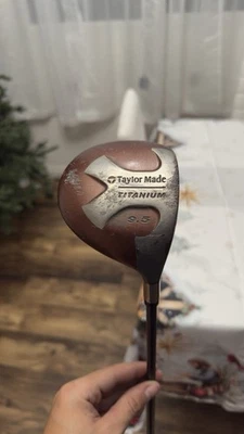 TaylorMade Titanium Driver 9.5° RH 46" Bubble Seahawk Graphite Shaft Golf Club - Image 1 of 2