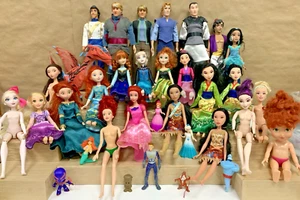 Enorme Lote Muñecas Disney Príncipe Princesa Sirena Congelada Mulan Alladin Pocahontas - Imagen 1 de 20