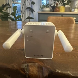 NETGEAR WIFI Range Extender Model AC750 EX3700 750 Mbps Dual Band Quick Setup - Picture 1 of 14