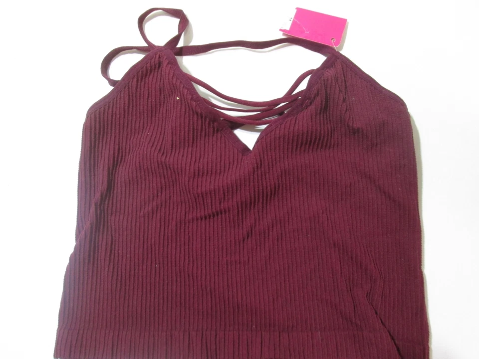 Nuevo con etiquetas Sujetador Xhilaration Talla M Borgoña Inalámbrico Sin Forro Bralette Pullover Acanalado Foto 1 de 4
