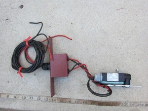 Siemens 3SE5 232-0BC05 Limit Switch w Mount, Used - Picture 1 of 5