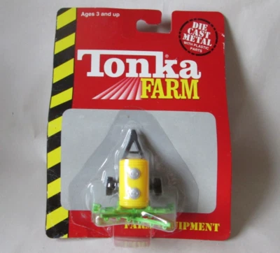 Tonka Farm Equipment Liquid Fertilizer Sprayer Tractor Implement / Hasbro Maisto - Image 1 of 3