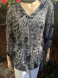Women's New ARIS.A Tunic Top Blouse Black Animal Print LS Polyester Sz M - Picture 1 of 10