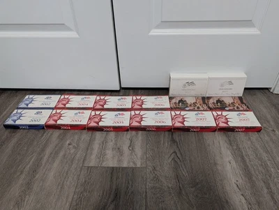 2007, 2006, 2005, 2004, 2002 US Mint Silver Proof Sets - Image 1 of 4