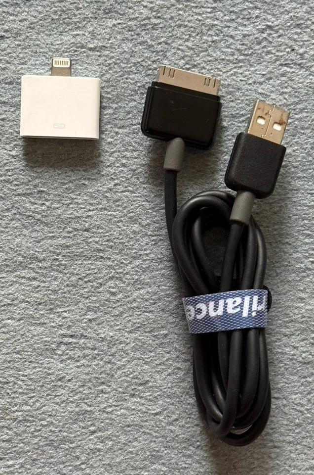 Original Apple Lightning auf 30-pin USB Audio Adapter für iPhone / iPad / iPod - Bild 1 von 1