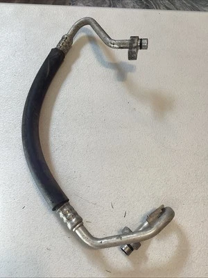 Manguera de descarga de aire acondicionado Nissan Sentra SV 2013-19 1,8 L 92490-3SG0A OEM Foto 1 de 4