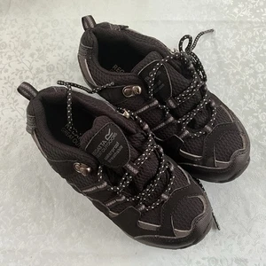 Kids Regatta Garsdale Low Waterproof Walking Shoes Trainers Black Grey UK11 EU30 - Picture 1 of 7