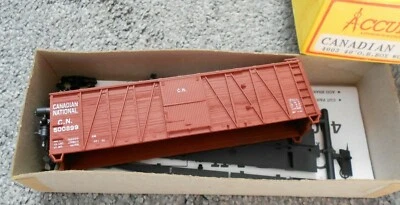 ACCURAIL 40' OB WOOD BOXCAR  HO GAUGE CANADIAN NATIONAL WOOD DOORS & WOOD ENDS  - Image 1 of 2