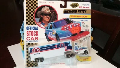 Road Champs "Richard Petty" Team Transport Semi Carded - Image 1 of 3