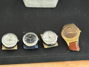LOTE DE COLECCIÓN - 4 RELOJES DE PULSERA DE CUARZO SIN BANDAS - 1 LORUS - Movimientos de Japón - Imagen 1 de 5