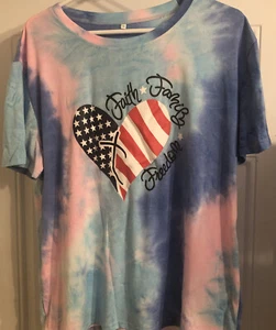 Women's Faith Family Freedom Heart Patriotic Shirt 2XL - Picture 1 of 3