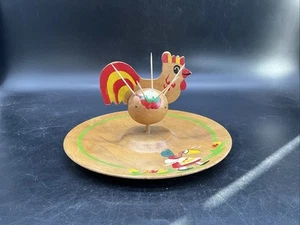 Vtg Folk Art Country Farm House Wooden Hors D’oeuvres Tray With Rooster 9 1/2” W - Picture 1 of 8