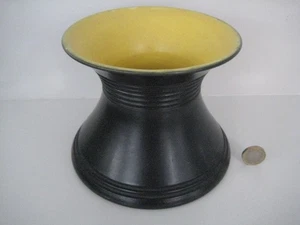 ANTIQUE BRITISH ARTS AND CRAFTS BRETBY BLACK AND YELLOW GLAZE POTTERY WAIST VASE - Picture 1 of 13