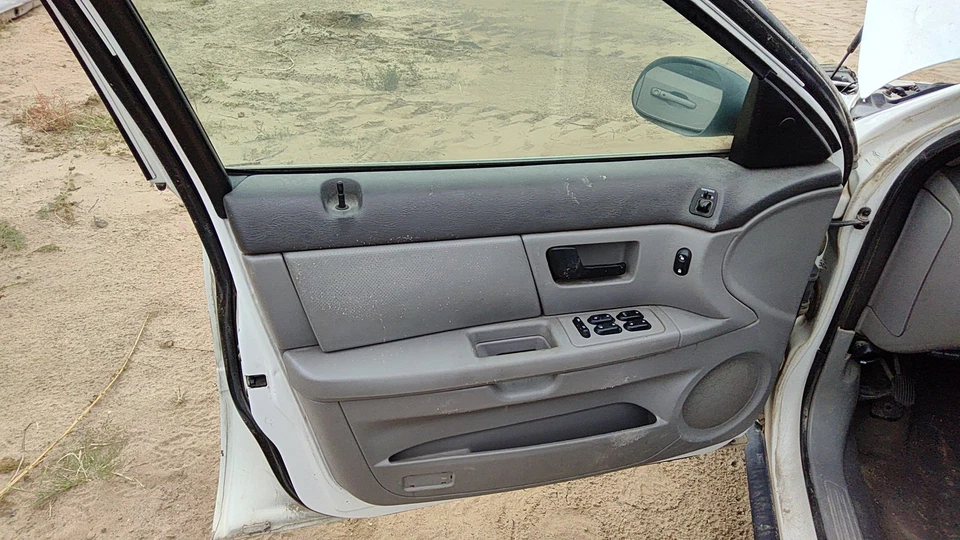 2005 Mercury Sable Driver painel de acabamento da porta dianteira esquerda com interruptor mestre cinza - Imagem 1 de 4