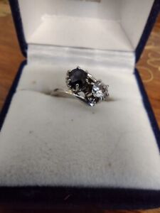 Pure Quality 18ct White Gold 0.25ct Diamond & Sapphire Ring Size L