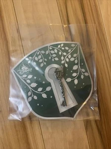 Disney Store 2020 Opening Ceremony Key New with Card - Picture 1 of 6