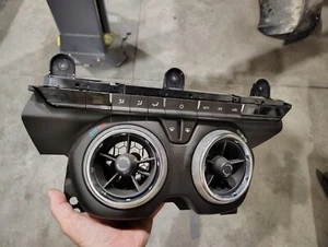 2017 Chevy Camaro Heat/AC Defrost Control Panel 84202642 - Bild 1 von 2