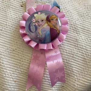 Disney Frozen- 6th  Birthday Badge - Picture 1 of 3