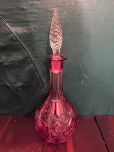 Vintage Rubinrot Böhmische Karaffe mit Stopfen Cranberry zu klarem geschliffenem Glas  - Bild 1 von 23