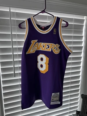 Mitchell & Ness Los Angeles Lakers Road 1996-97 Kobe Bryant Jersey Size 40 (M) - Image 1 of 3