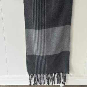 Cashmere Feel Scarf Scotland Design Grey Plaid Fringe Classic Preppy Warm SOFT * - Picture 1 of 5