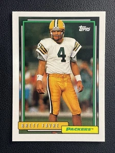 1992 Topps - Green Bay Packers Brett Favre #696 - Picture 1 of 2