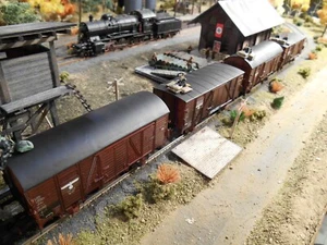 HO Roco Minitank 2nd Panzer Army POW Train A1881 with soldiers Custom Painted - Picture 1 of 5