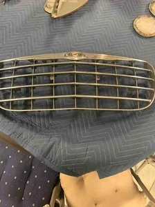 Grille CHRYSLER SEBRING 04 05 06 4 Door Sedan Only - Picture 1 of 3