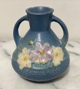 Roseville Pottery Vase 4 inch 944-4 Cosmos Blue Pristine Condition - Picture 1 of 13