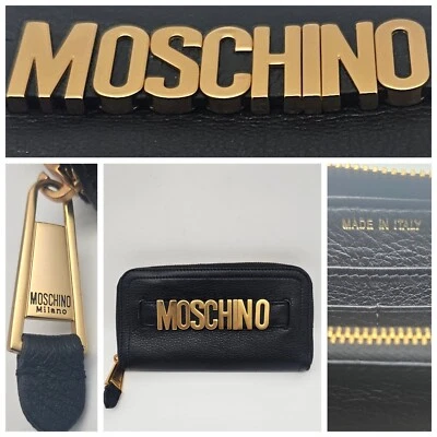 Logotipo bolsa carteira Moschino Milano couro pebbled preto com zíper ao redor feita na Itália - Imagem 1 de 4