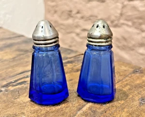 Vintage Hazel Atlas Cobalt Blue Glass Salt And Pepper Shaker Set - Picture 1 of 10