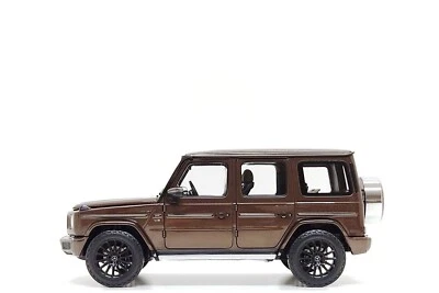 Minichamps 1:18 Mercedes-Benz G500 (W463) in Citrine Brown Metallic - Image 1 of 4