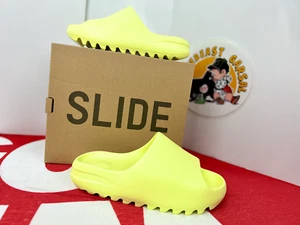 Yeezy Slide Glow Verde Talla 9 Hombre (Nuevo) - Imagen 1 de 8