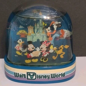 Walt Disney World Schneekugel Mickey & Friends Schloss Kunststoff Glitzer 4 Zoll - Bild 1 von 7