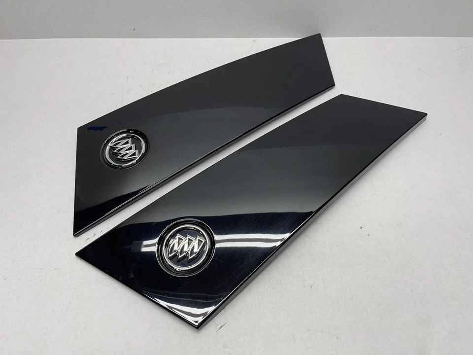 2013-2017 BUICK ENCLAVE 原始设备制造商黑色铬制后方右套装模塑装饰面板 — 第 1/4 张图片