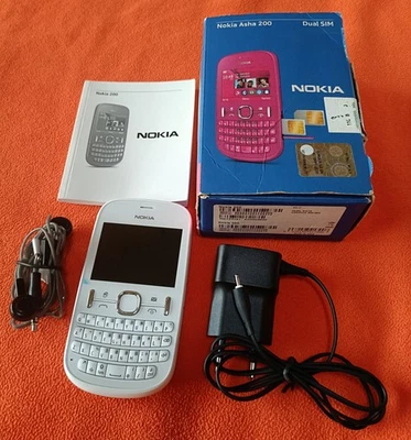 TELEFONO CELLULARE NOKIA ASHA 200 ORIGINALE VINTAGE DA COLLEZIONE IMMACOLATO - Immagine 1 di 4