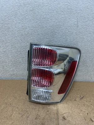 Chevrolet Equinox 2005 a 2008 pasajero derecho luz trasera lateral derecha OEM V3844 DW Foto 1 de 4
